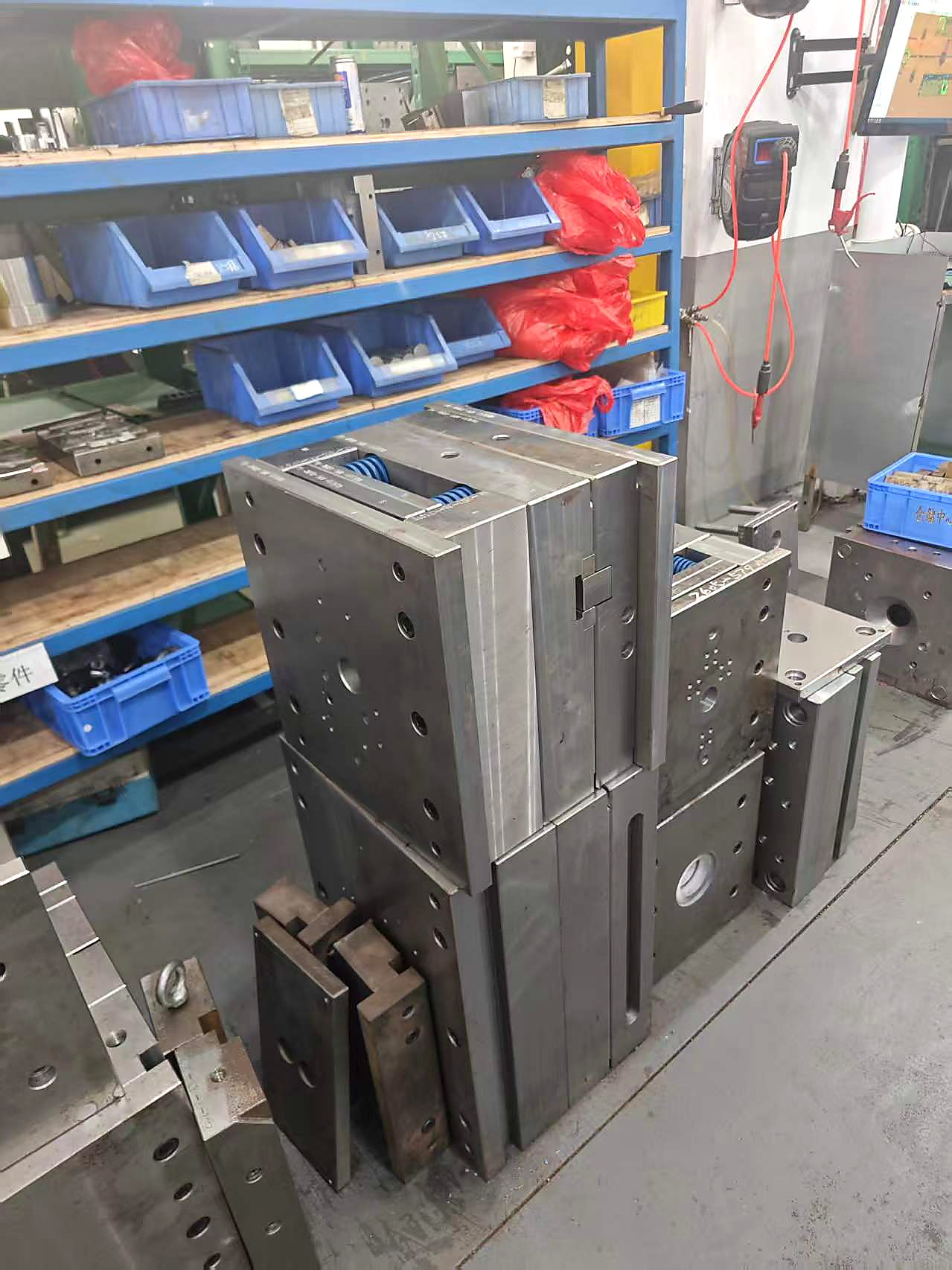 Precision tool steel mold blocks