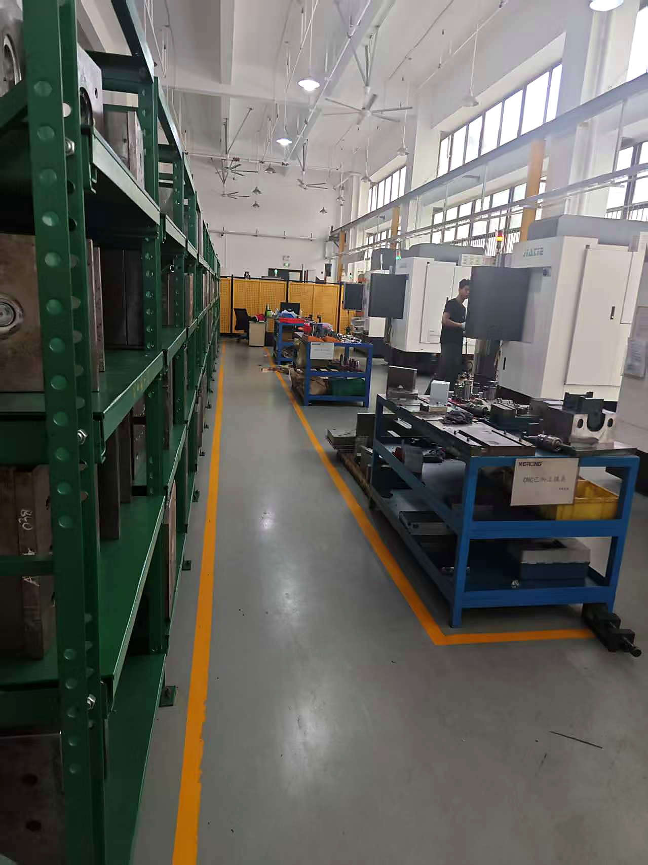 Shenzhen CNC machining factory workshop